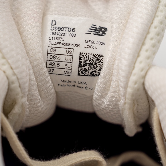 Athletic_Shoes